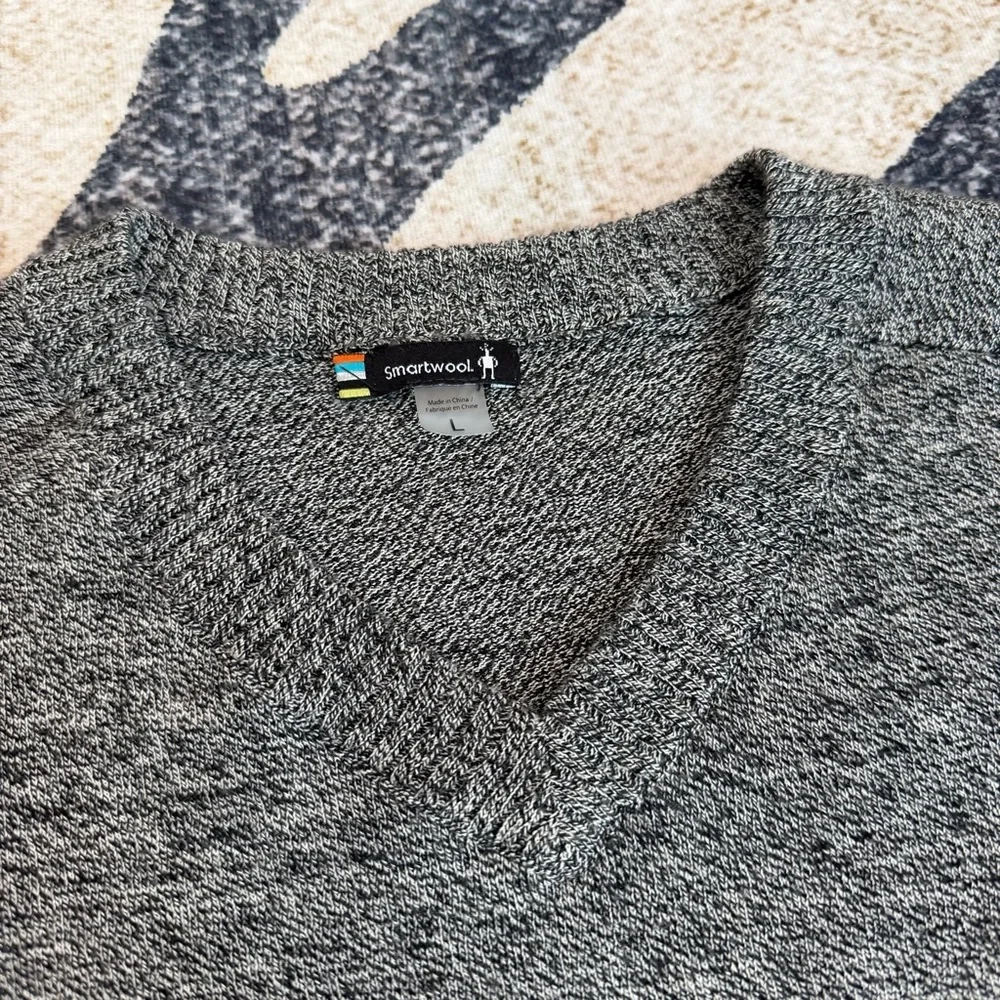 Smartwool Pullover V-neck Sweater Heathered Grey Large EUC